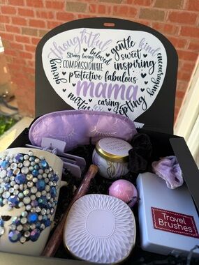 Lavender Mama Gift Box with Travel Brushes & Sleep Mask